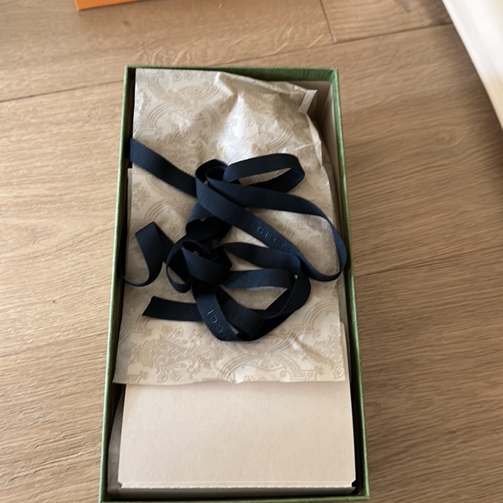 Gucci Shoe Box - Picture 2 of 2